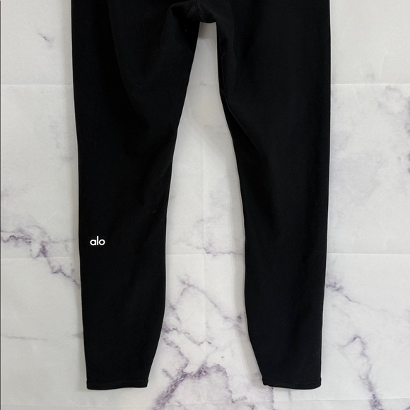 ALO YOGA Alosoft High-Waist 7/8 Highlight Leggings Black Size Small - Picture 10 of 14